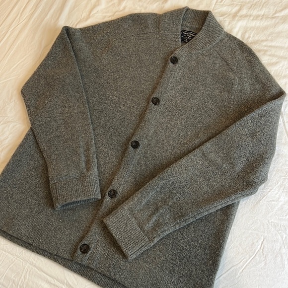 Abercrombie & Fitch Cardigan - Picture 2 of 5